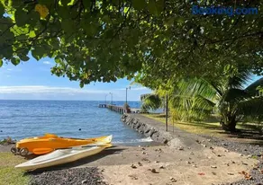 Maison au Bord de l'eau Tautira Beach House Waterfront House - Image 3