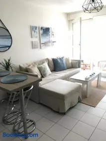 2 pièces terrasse clim parking et piscine - Image 1