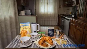 Charmant appartement de vacances adapté aux familles avec jardin et terrasse | Vue jardin | Adapté au travail à distance - Image 5