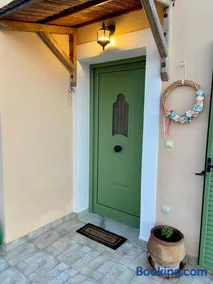 Family D 3 bedroom house with BBQ&Patio in huge estate! - Image 2