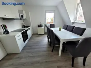 Fischer Apartment 2 - geräumige Monteurs- & Ferienwohnung mit 4 Schlafzimmern - neu renoviert mit privater Terrasse, Smart-TV & voll ausgestatteter Küche - ideal für Arbeit, Gruppen & Familien - Image 2