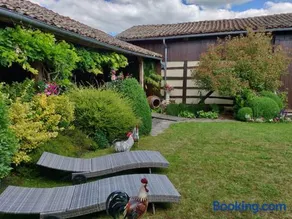 Maison de campagne avec cheminée et extérieur - Image 2