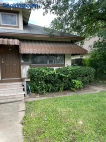 Private downtown cottage - Image 4