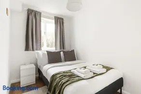 New! Cosy 1BR Flat in Peaceful East Finchley - Image 3
