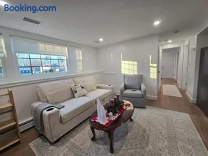 Modern & Cozy Suite - Image 4
