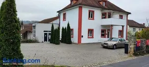 Großes Ferienhaus bis 22 Personen bei Würzburg für Famientreffen - Firmenevents mit BBQ-Grillveranstalltung möglich Mit 10 Schlafzimmern und drei Badezimmer - Image 1