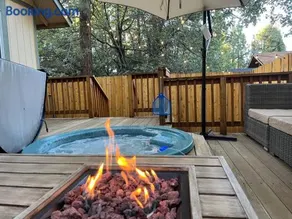 Sugar Suites Cozy Cabin Retreat Near Big Bear - Image 1