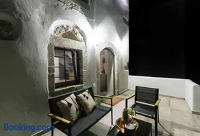 Fos Apartment - Image 2