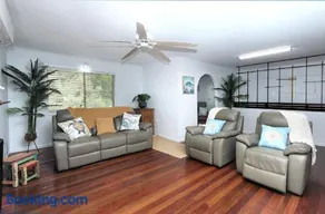 34 Corser Street Burnett Heads - Image 2