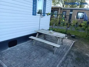BJ Chalets - Simonsgat 40 - Vakantiepark Lauwersoog- Chalet aan SPEELTUIN - Image 3