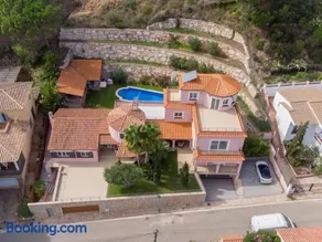 Villa avec barbecue, terrasse et jardin | Vue montagne - Image 2