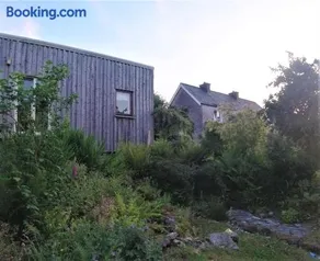 Innisfreedom cabin - Image 1
