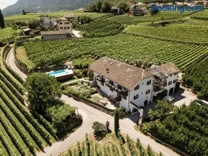 Weingut Weidlhof - Suite & Breakfast - Vacation for wine lovers - Image 1