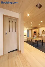ひろびろ空間の3階建デザイナーズ住宅 - Image 2