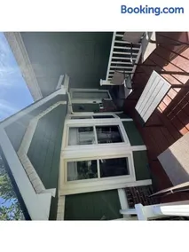 Cozy space in quiet neighborhood - Image 3