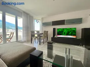 Mountain View - Image 3