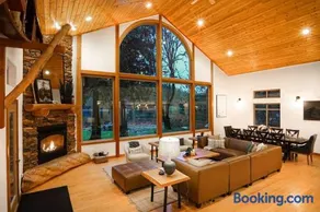 Waterfront Chalet - Image 1