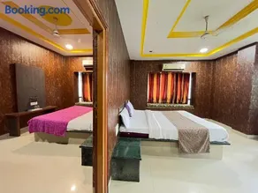 SHREE DWARKESH RESORT & WATERPARK 966o9o1oo6 07km from shreenathji temple By SK - Image 4