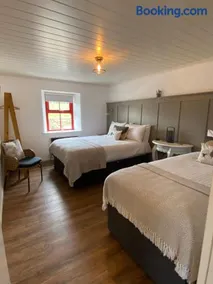 Farm Stay at THE GLEBE COTTAGE KILREA - Image 5