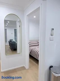 Cozy and stylish 2BR Granny Flat 500m Walk to shop - Image 4