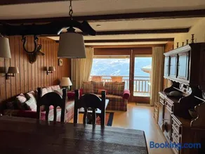Cosy 2-bed chalet apt with pool, Verbier centre - Image 4