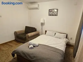 Cozy Studio - Image 1