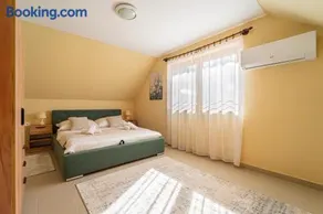 Varga Apartman Balatonberény - Image 1