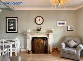 Tonn Ruray Sea View Luxury 2 Bed Apartment - Image 1