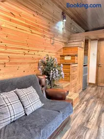 Tiny House-Hot Tub-St Clears-Pembrokeshire-Tenby - Image 3