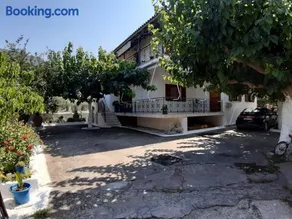 Glyfada's Family Apartment - Image 2