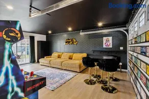 Charming 3-Bedroom - Hot Tub & Game Room - Image 3