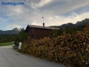 Chalet dans village - Image 2