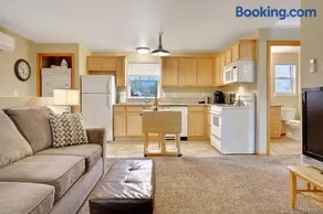 Upstairs Apartment close to Hospital - Image 2