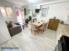 Elkos Apartment - Image 1