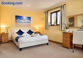 The Studio with Terrace and EV point - Image 3