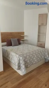 Apartamento con piscina - Image 4
