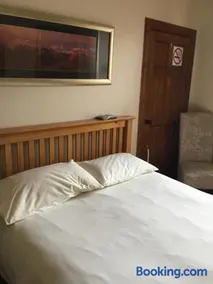 Bed and Breakfast at 4 - Image 2
