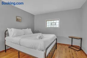 Park Place Suites - Image 2