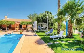 Spacious Villa with Pool near the Beach in Alicante - Image 2