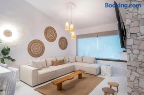 Sani Elite Villa in Halkidiki - Image 3