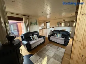 Charming 2 bedroom Lodge In the Shropshire Countryside with Fantastic Views - Image 5