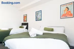 Clifton Apartments - Spacious home close to City - Image 2