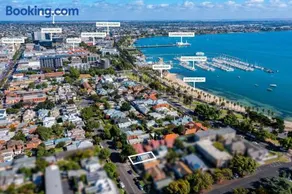 Eastern Beach Retreat - Image 1