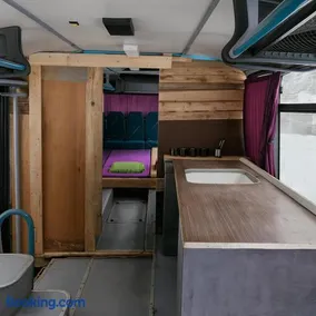 Bed in Bus - Image 5