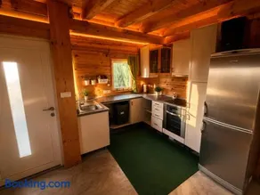 Hiška Miru Peace Cabin - Image 4