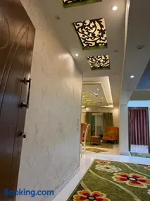 See view city square luxury apartments 42 - Image 3