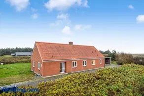 Lovely Holiday House With 4 Rooms Close To The North Sea - Image 2
