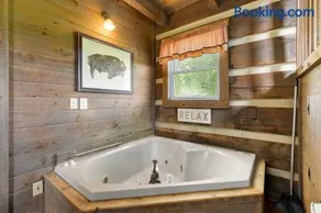 Tranquil Cabin with Jacuzzi, Porch Swing, and Mountain Views! Cabin 3 - Image 4