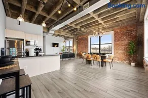 Luxury Stay for Groups Near NYC - Gym and Patio - Image 2