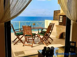 Derveni Seaside Apartments - Deluxe Sea View Penthouse Jacuzzi-BBQ & Groundfloor Garden View Apartment - Image 5